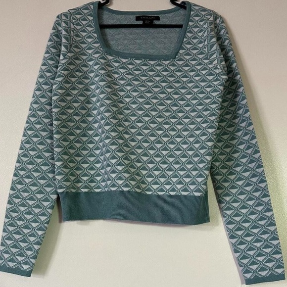 Square neckline sweater top - Picture 5 of 6